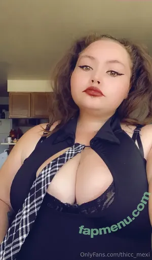 thicc_mexi / thiccred1 nude photo #0065
