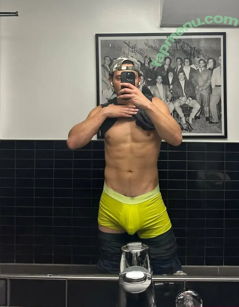 thiccboirob nude photo #0055 (thiccboi_)