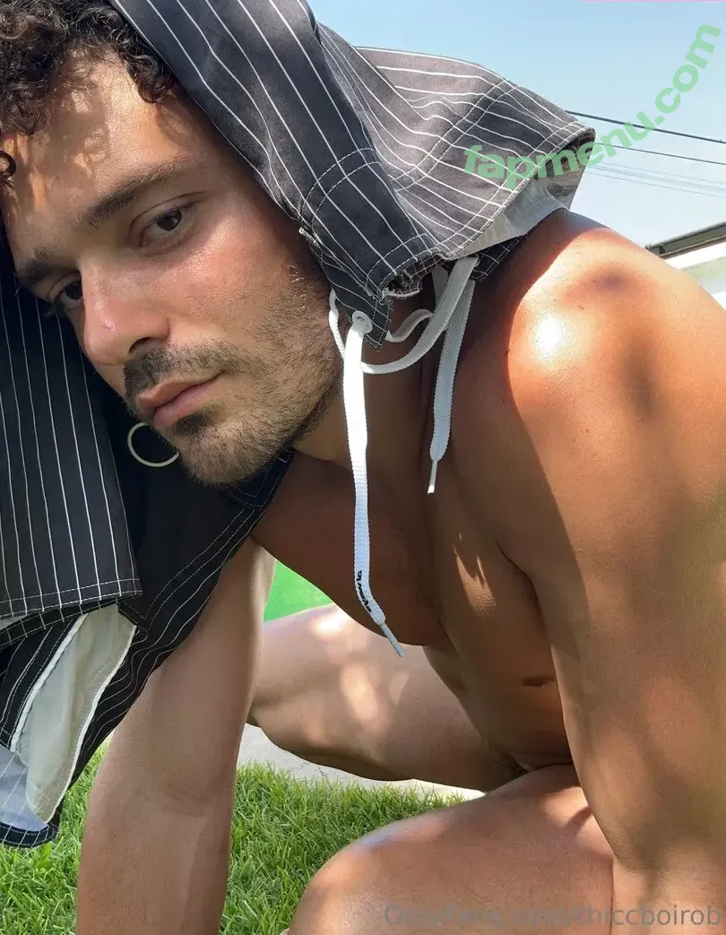 thiccboirob nude photo #0075 (thiccboi_)