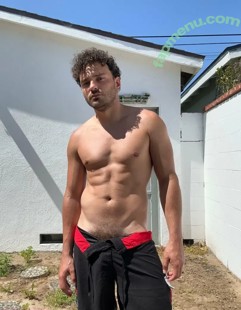 thiccboirob nude photo #0109 (thiccboi_)