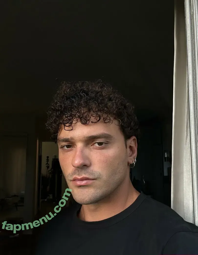 thiccboirob nude photo #0110 (thiccboi_)