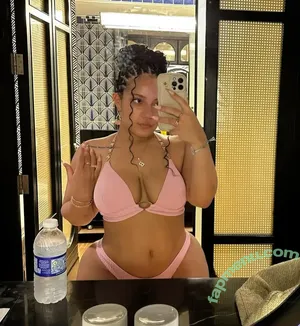 Thick Baddie / Brendalinboss.__ / nenasoopretty nude photo #0053
