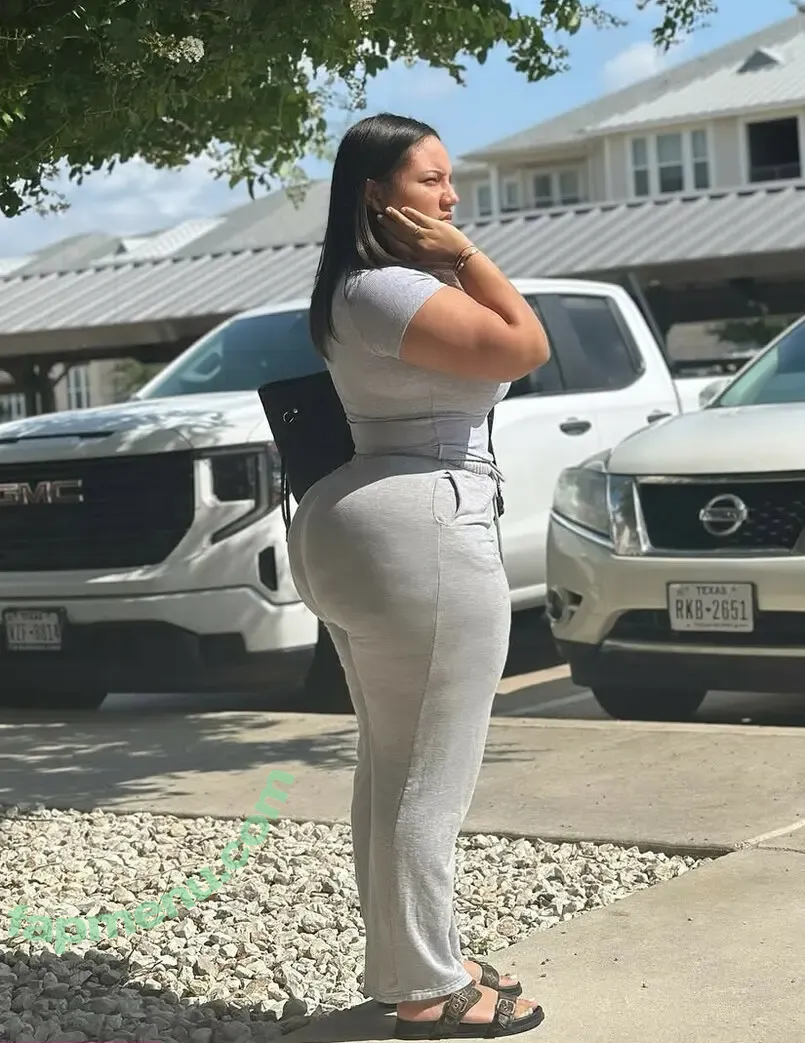 Thick Baddie nude photo #0071 (Brendalinboss.__ / nenasoopretty)