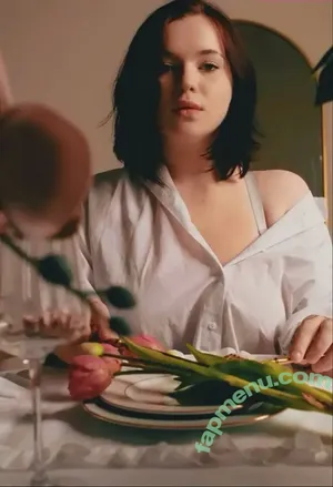  nude photo #0008