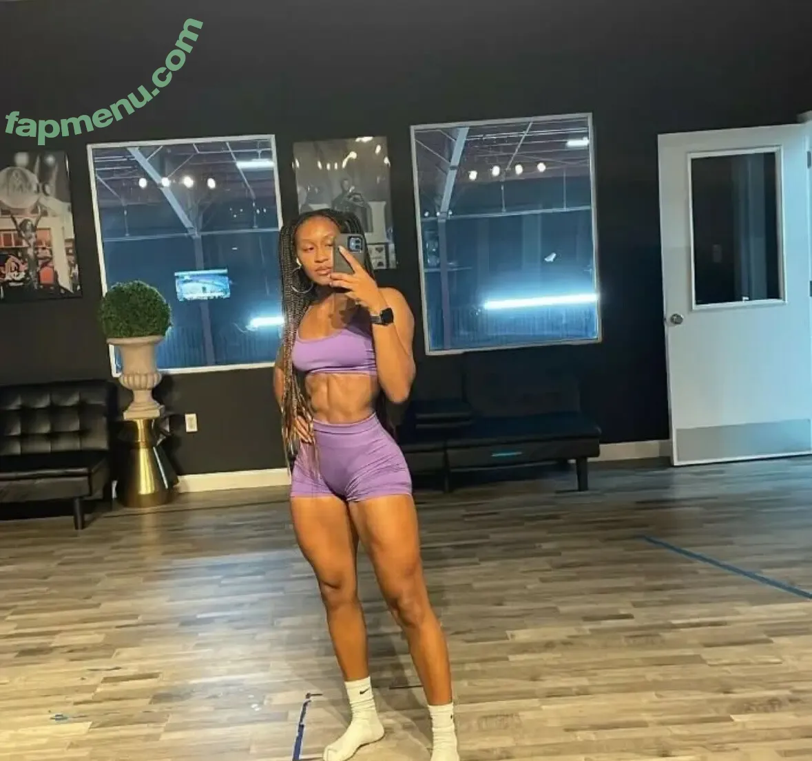 Tiara Howard nude photo #0020 (T.hoowww)
