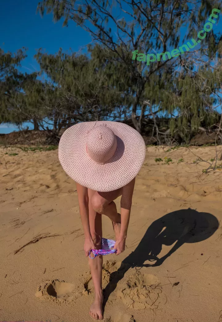 Tinyhini nude photo #0471 (tinyhiniofficial)