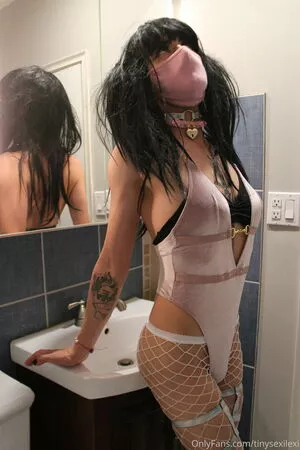 tinysexilexi666 / 666sexilexi666 nude photo #0005