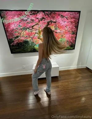 tinytauny / luny.ttt nude photo #0013