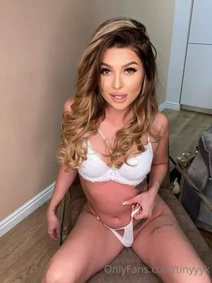 tinyyyk / kaylakipp / peachlingg nude photo #0367
