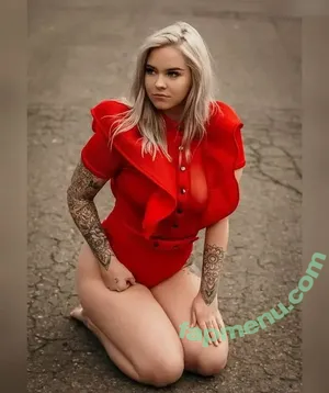 Tizeax / khaleesiwhite nude photo #0017