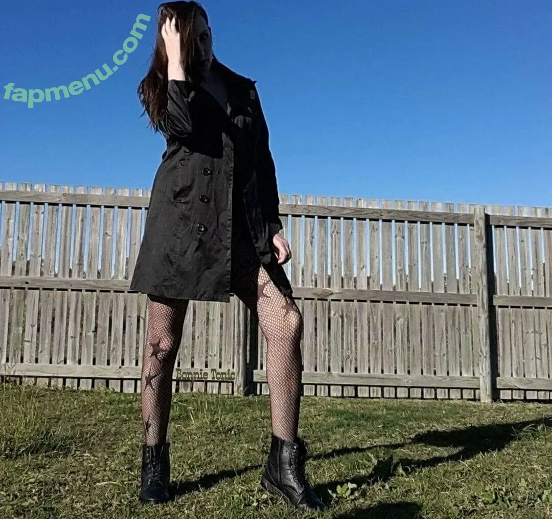 toniclust nude photo #0178 (wackarena)