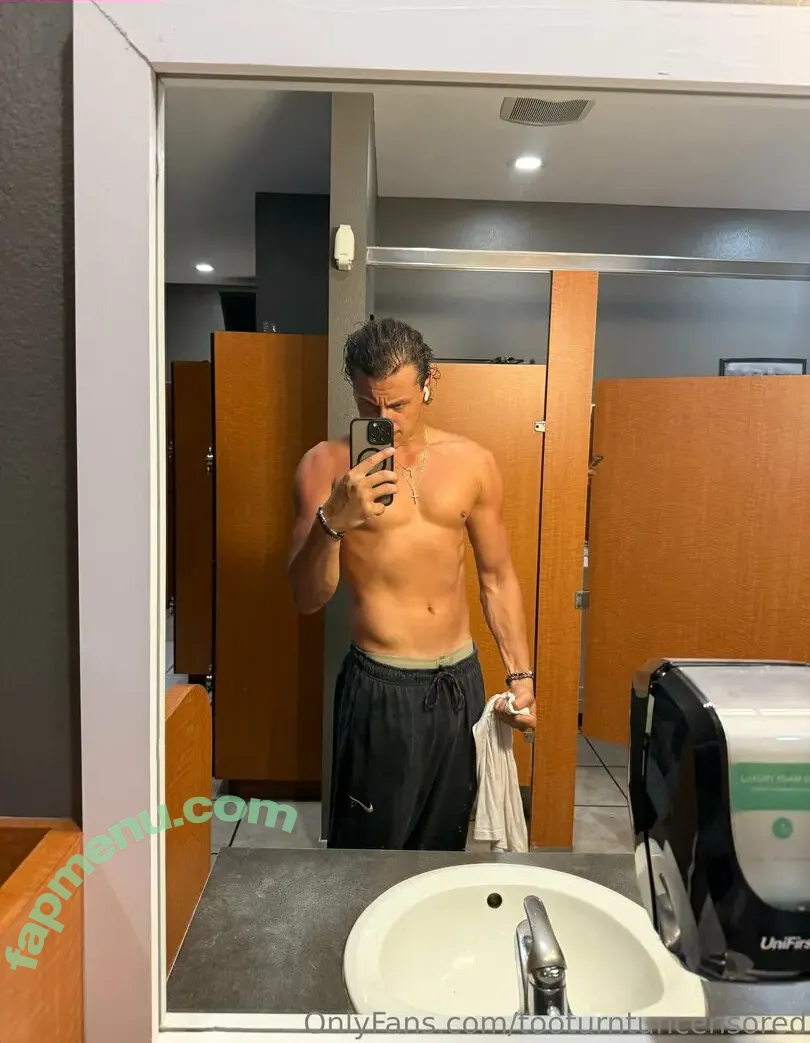 tooturntuncensored nude photo #0034 (tooturnttony)