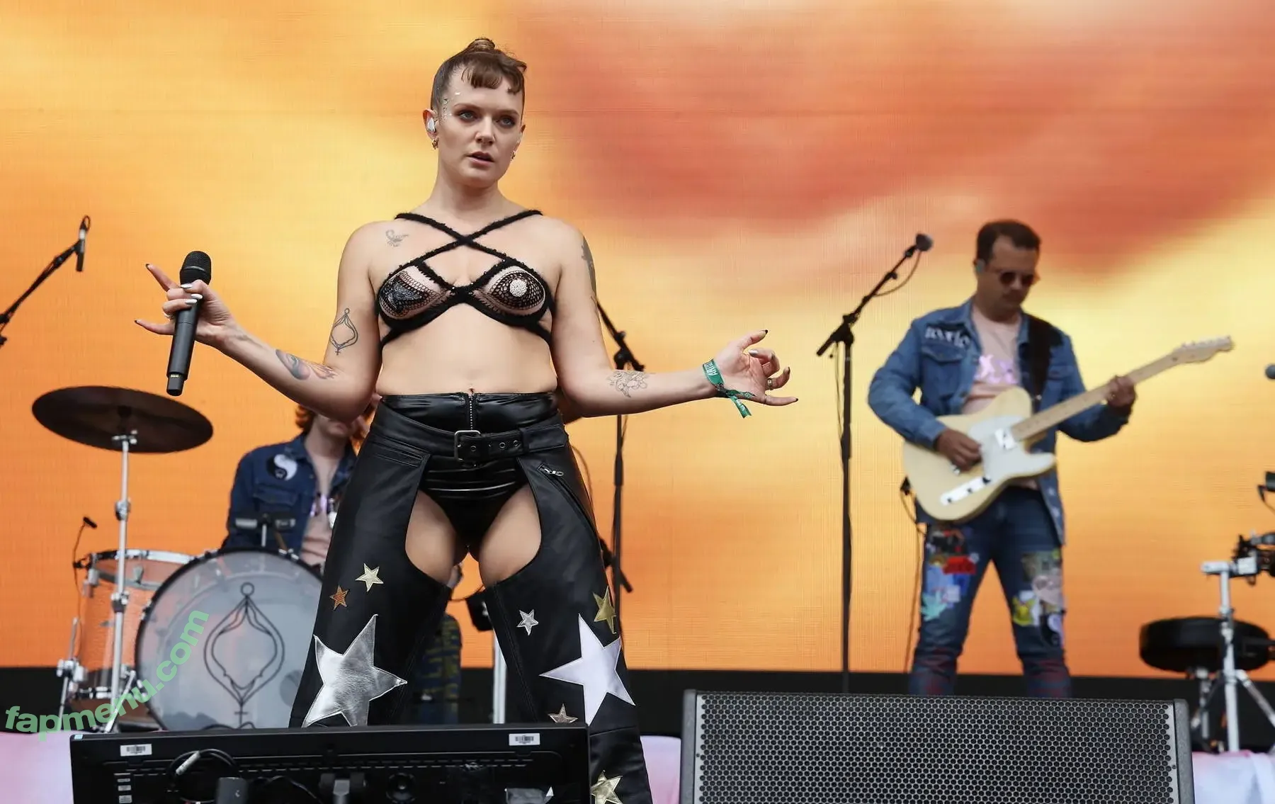 Tove Lo nude photo #0586 (cupfullofinsanity / tovelo)