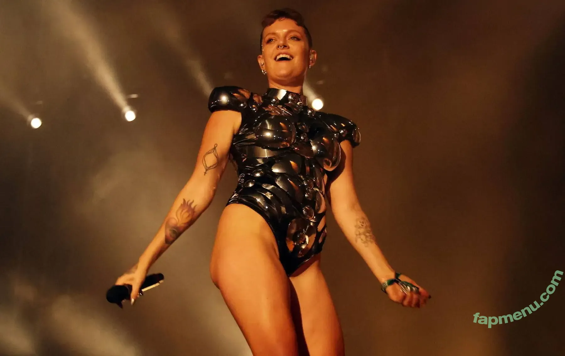 Tove Lo nude photo #0587 (cupfullofinsanity / tovelo)