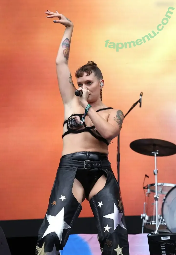 Tove Lo nude photo #0600 (cupfullofinsanity / tovelo)