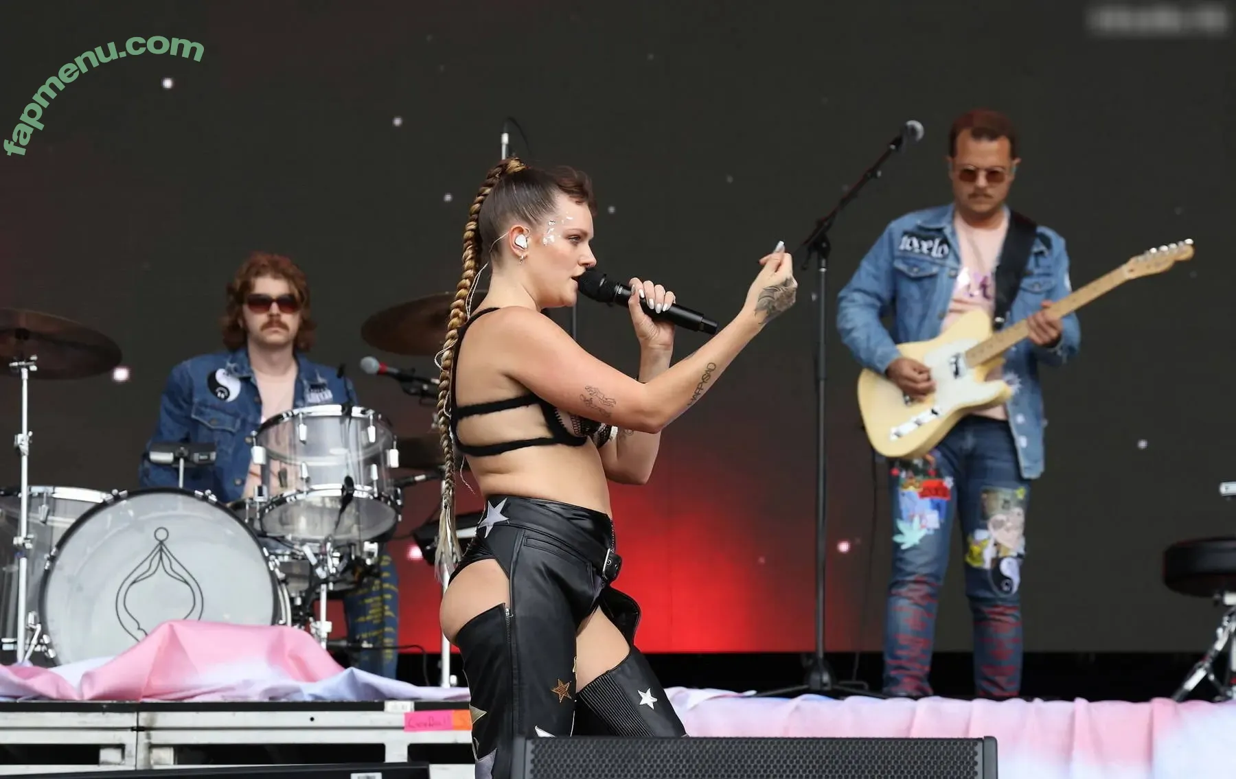 Tove Lo nude photo #0601 (cupfullofinsanity / tovelo)