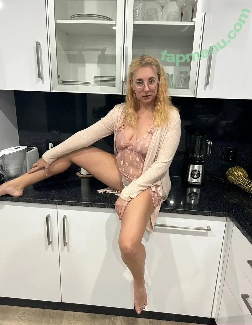 ToxicLadyMary nude photo #0075 (ToxicLadyMary)