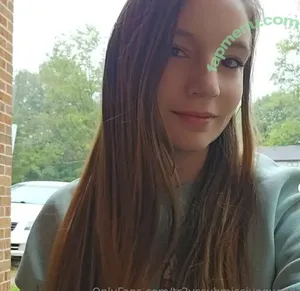 tr3yssubmissivequeen / brianna_miller15 nude photo #0002