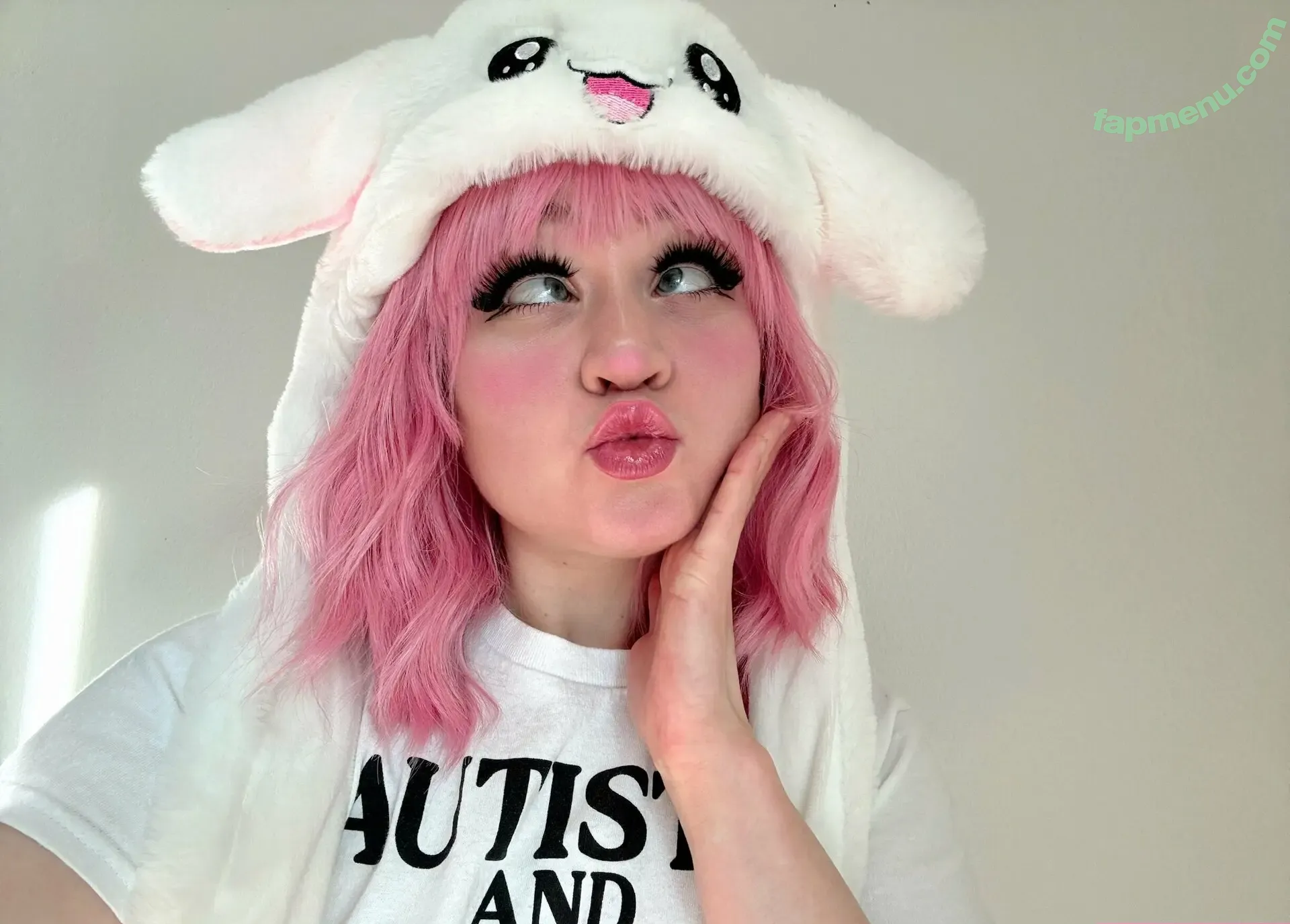 trashchick69 nude photo #0033 (trashchick69)
