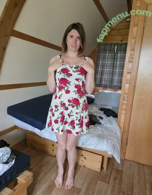 Trimalchio87 / Bee nude photo #1073