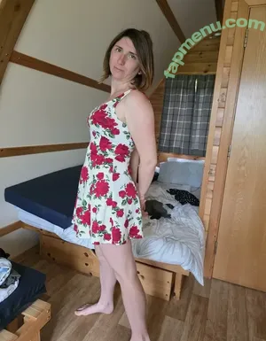 Trimalchio87 / Bee nude photo #1074