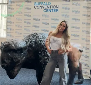 Trish Stratus / trishstratuscom nude photo #2418