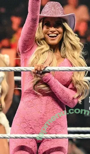 Trish Stratus / trishstratuscom nude photo #2421