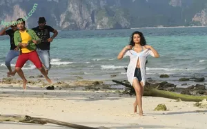Trisha Krishnan / trishakrishnan nude photo #0040