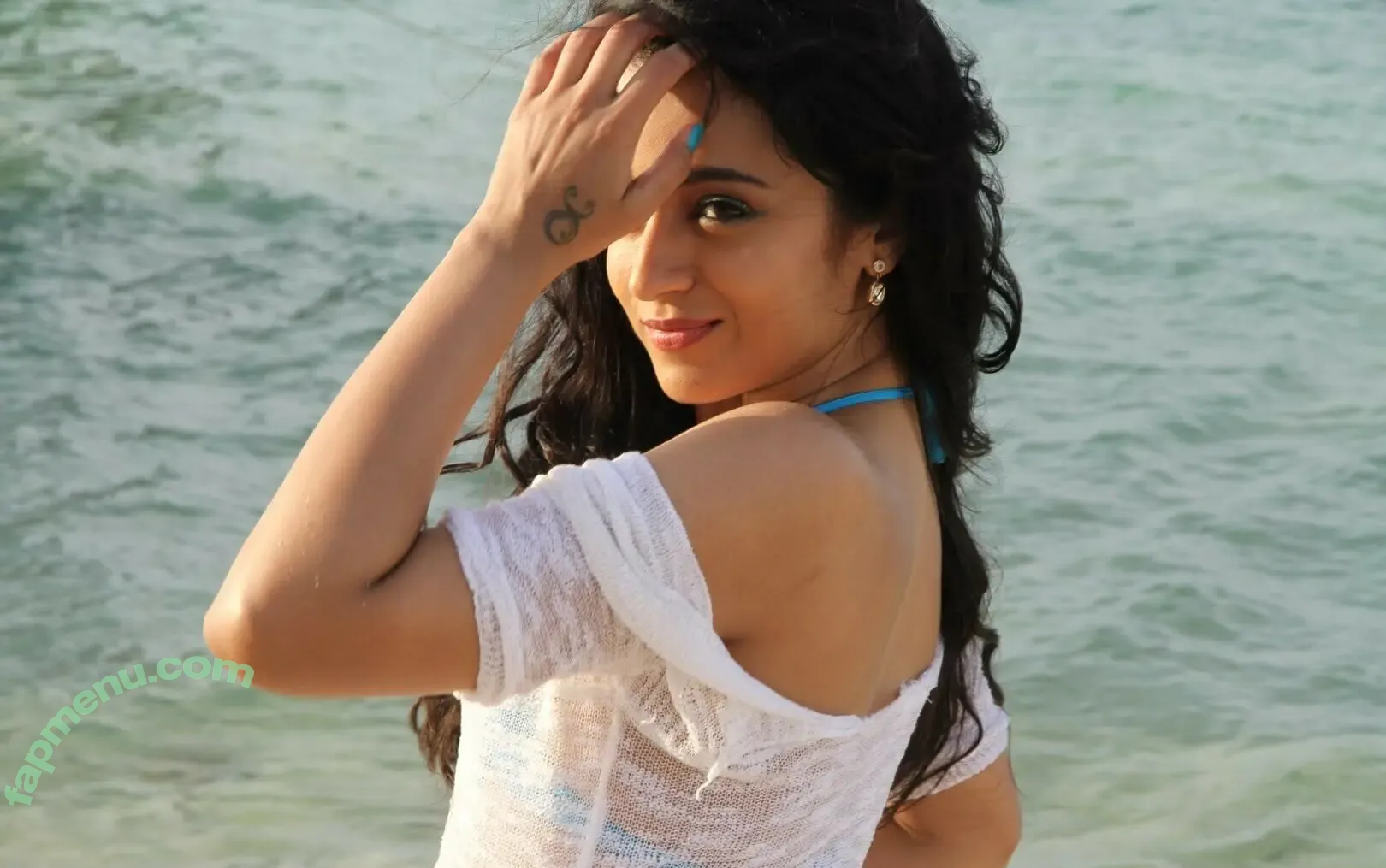 Trisha Krishnan nude photo #0006 (trishakrishnan)