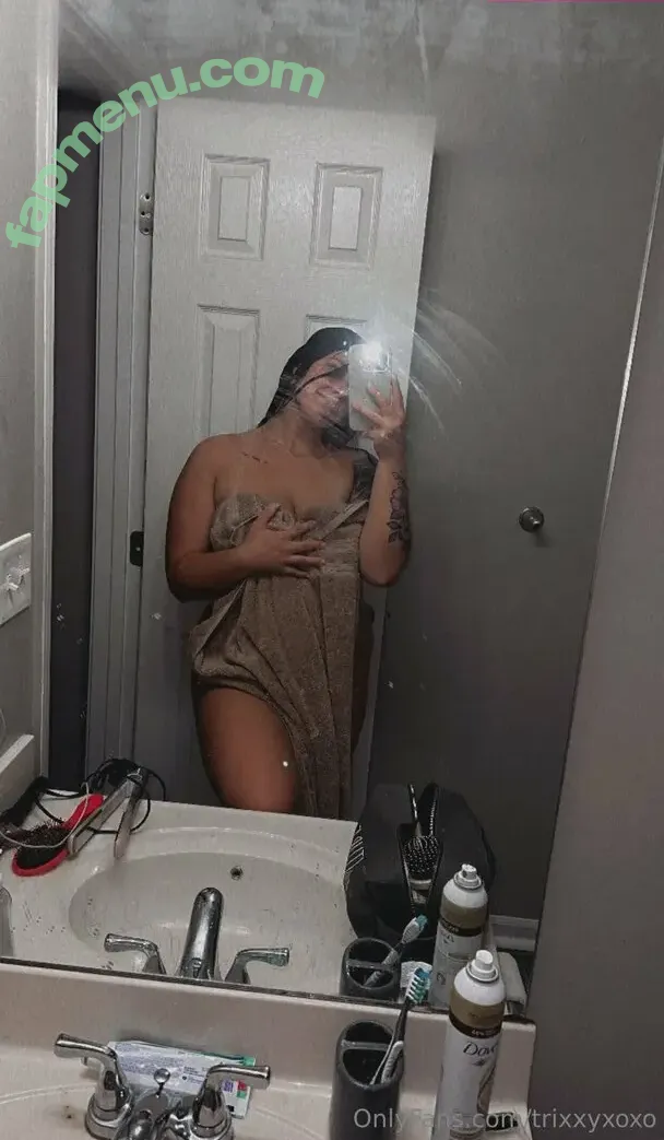 trixxyxoxo nude photo #0002 (comediantrixx)