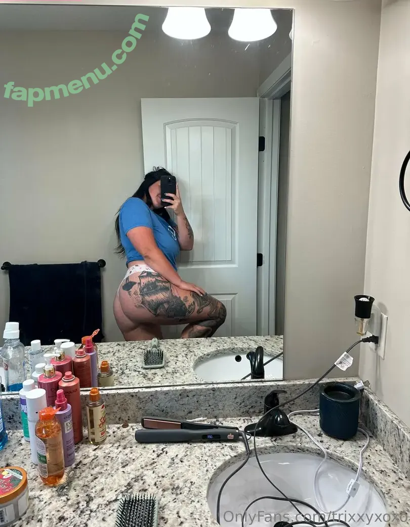 trixxyxoxo nude photo #0012 (comediantrixx)