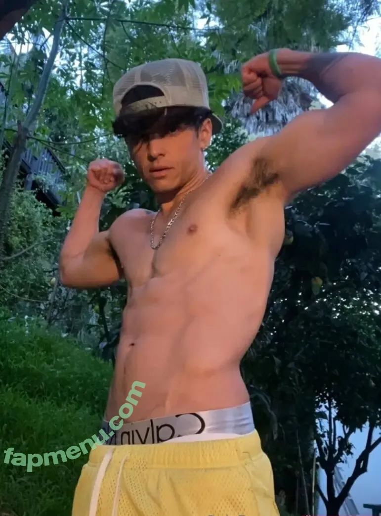 troypesss nude photo #0034 (troypes)