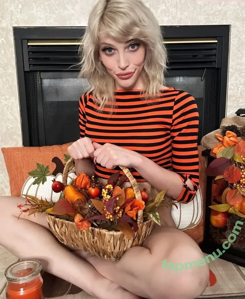 TsIzzyWilde nude photo #0076 (realizzywilde)