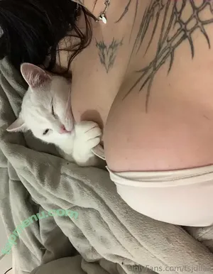 tsjuliaa / tsjuliaaa nude photo #0052