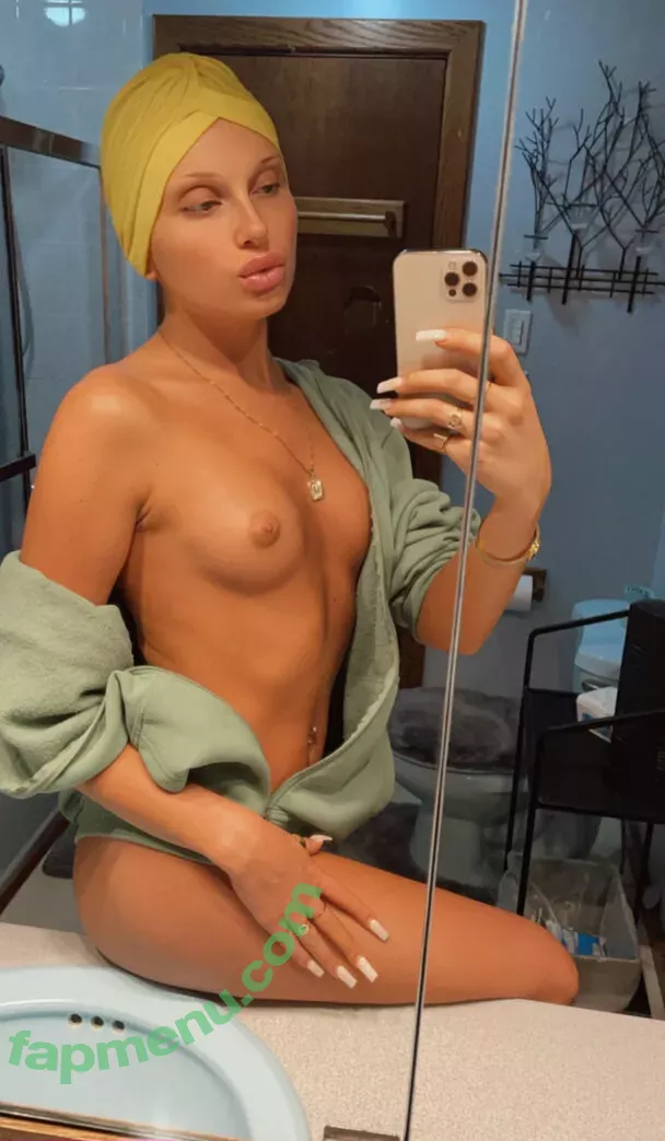 Tsmissmara nude photo #0082 (TS MARA / marabeencroft)