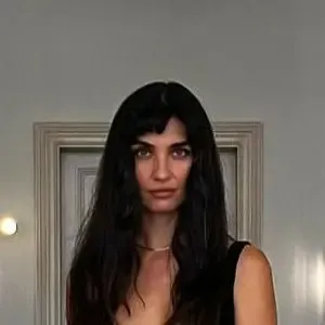Tuba Buyukustun / tubabustun.official nude photo #0011