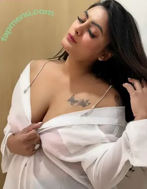 Twinkle Kapoor / twinklekapoordollllllll nude photo #0038