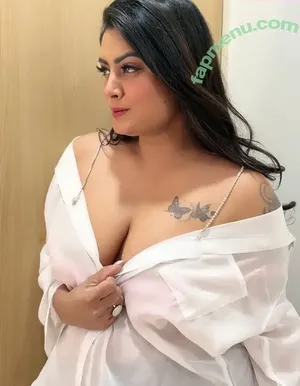 Twinkle Kapoor / twinklekapoordollllllll nude photo #0042