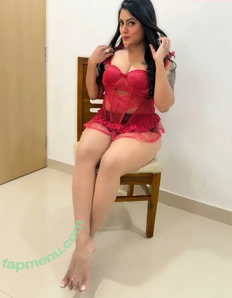 Twinkle Kapoor nude photo #0002 (twinklekapoordollllllll)