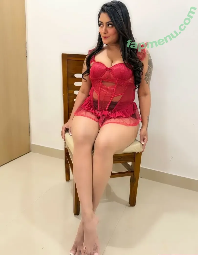 Twinkle Kapoor nude photo #0010 (twinklekapoordollllllll)