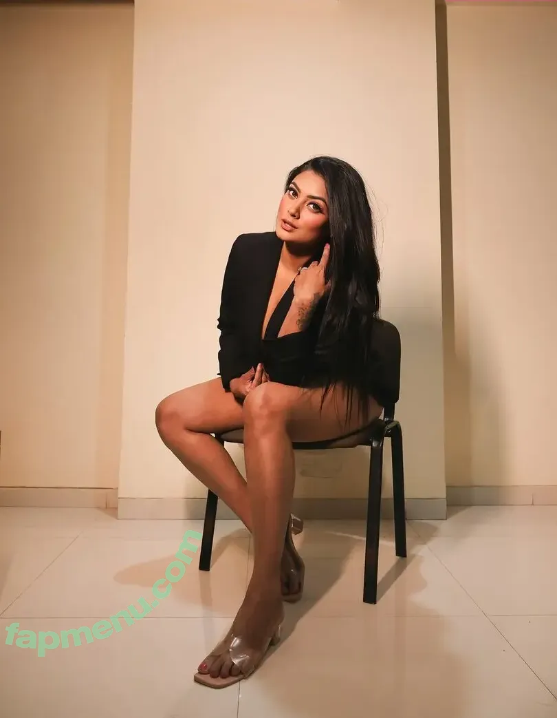 Twinkle Kapoor nude photo #0024 (twinklekapoordollllllll)