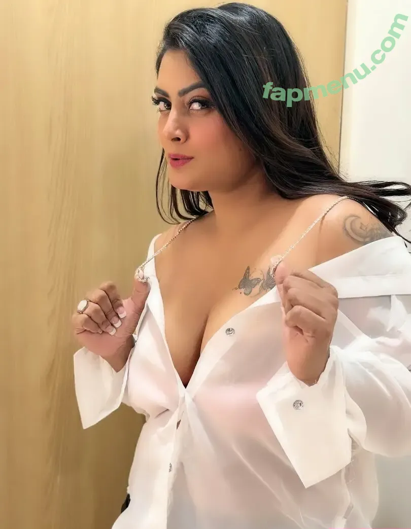 Twinkle Kapoor nude photo #0037 (twinklekapoordollllllll)