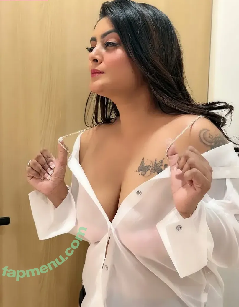 Twinkle Kapoor nude photo #0039 (twinklekapoordollllllll)