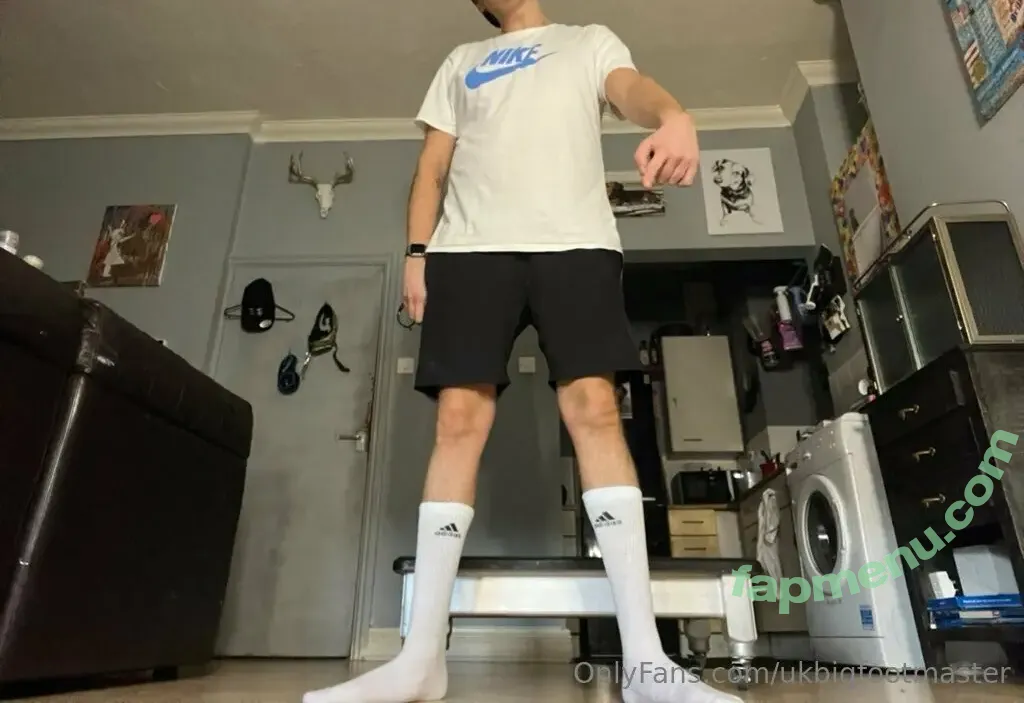 ukbigfootmaster nude photo #0023 (ukbigfootmaster)