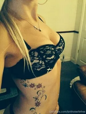 ukhotwifecouple / uk_hotwife nude photo #0068