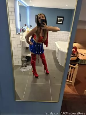 UKMistressRose / ajxclusiveofficial / theenglishrose3 nude photo #0120