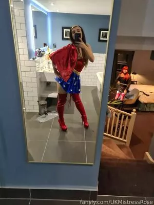 UKMistressRose / ajxclusiveofficial / theenglishrose3 nude photo #0121