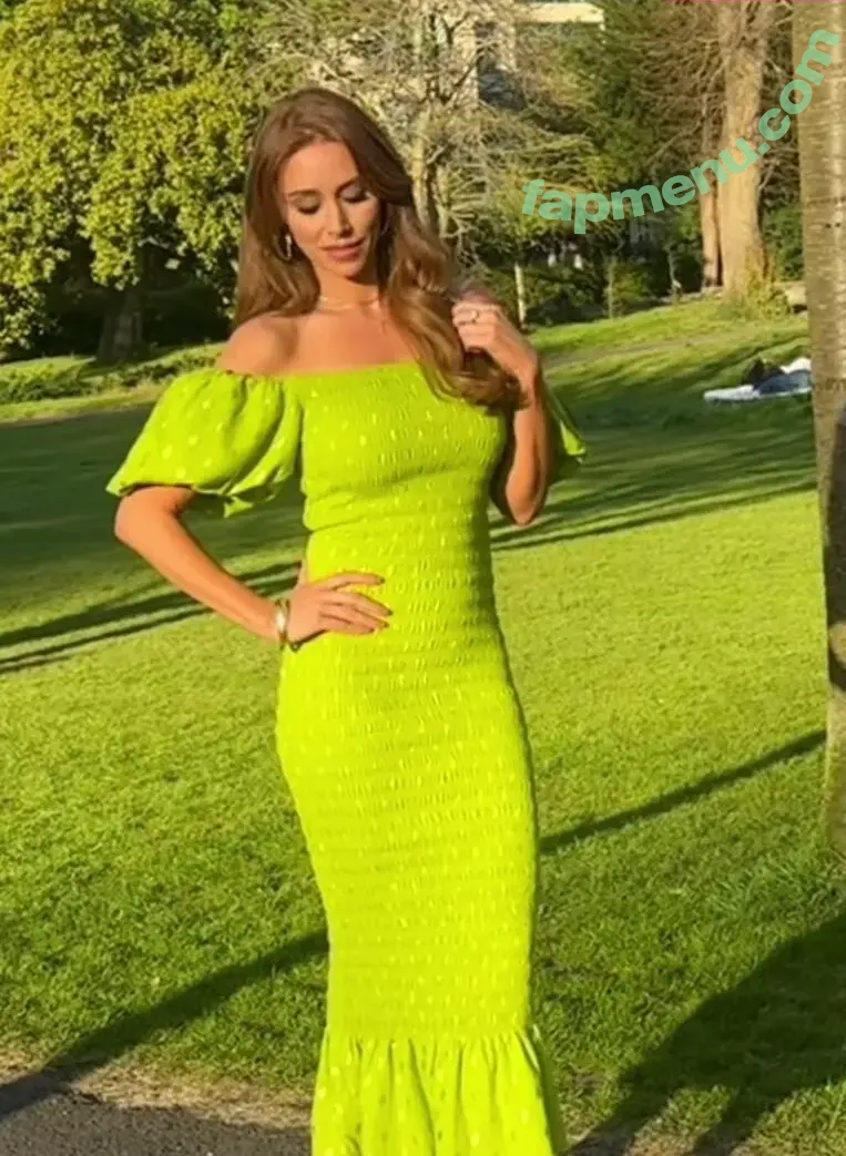 Una Healy nude photo #1067 (unahealy)