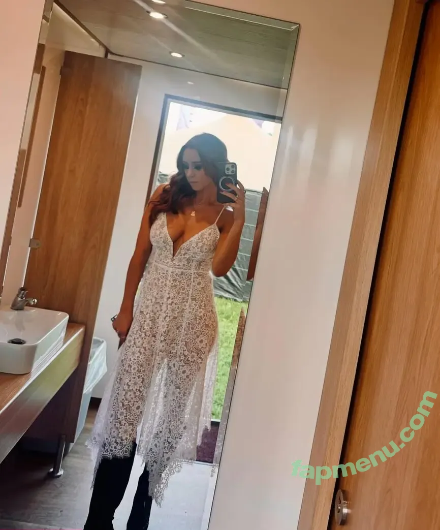 Una Healy nude photo #1160 (unahealy)