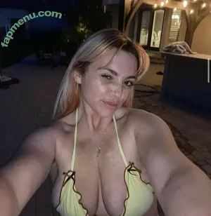 Unlikekanye / Kelly Landefeld nude photo #0001
